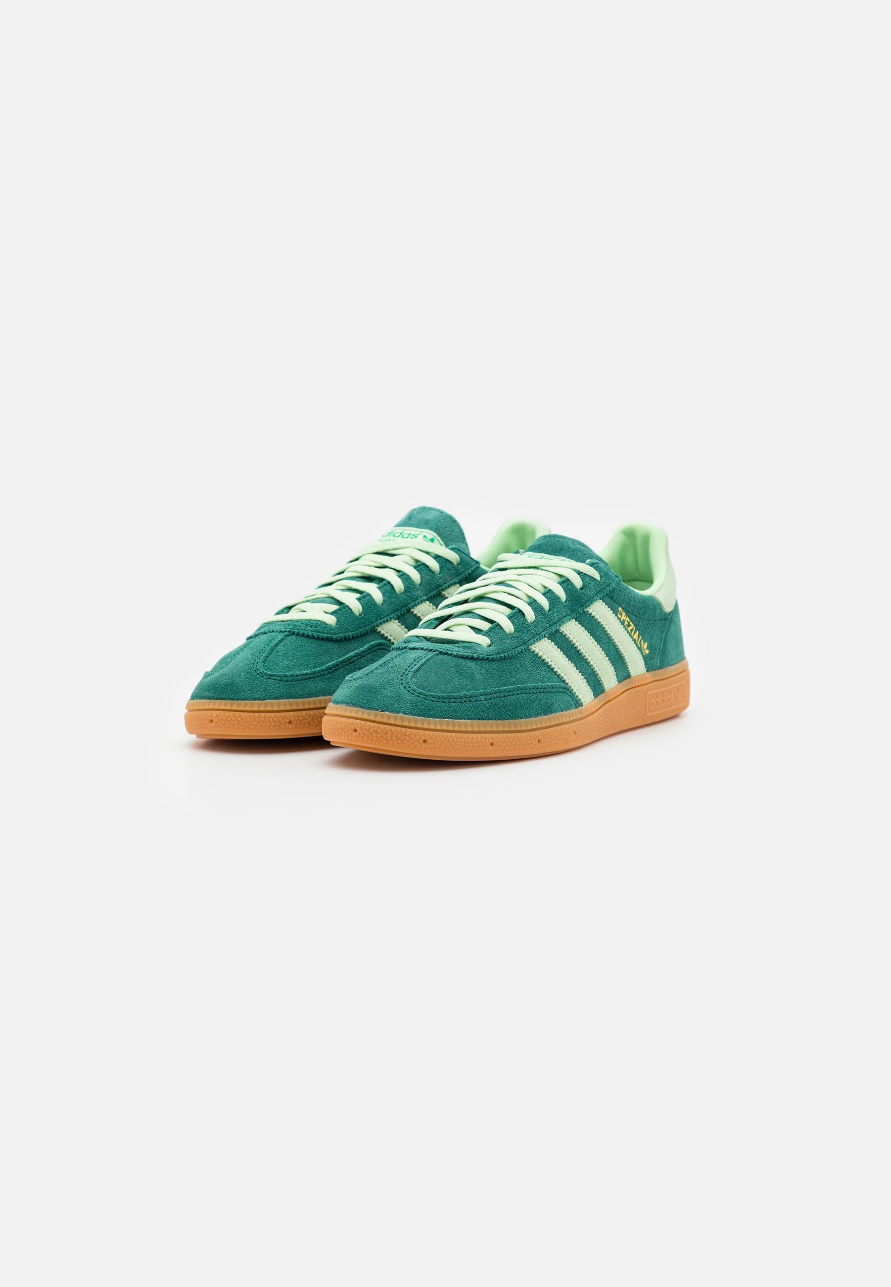 Adidas Handball Spezial Collegiate Green Semi Green Spark
Shop dit næste par Handball Spezial. Disse Handball Spezial, er de perfekte sneaker til enhver lejlighed. Deres elegante design sikre dig en alsidige sneaker. 
set samlet