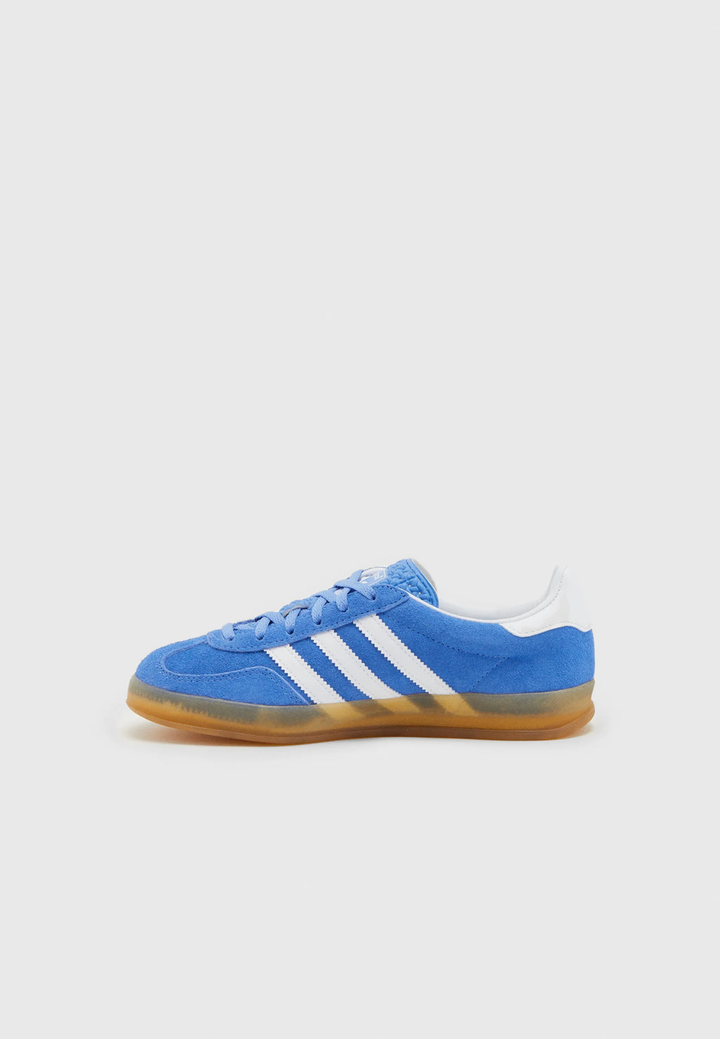 Adidas Gazelle Indoor Blue Fusion Gum, den perfekte sneaker. 
set fra siden