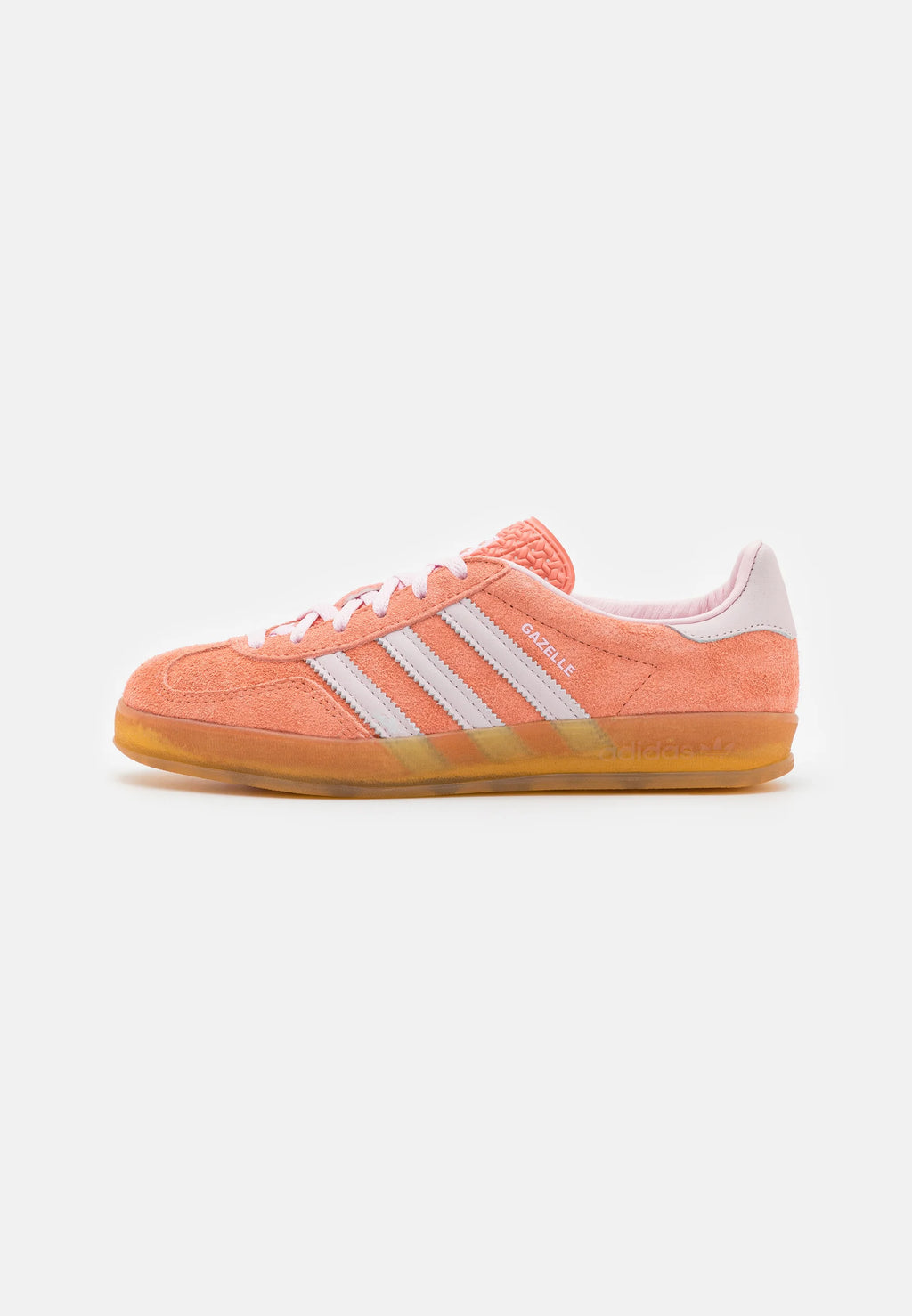 Adidas Gazelle Indoor Wonder clay
Er den perfekte Sneaker til både sport og streetwear. Den giver et frisk look når du går på gaden, denne stilet sneaker sørger for du bliver bemærket 
set fra siden