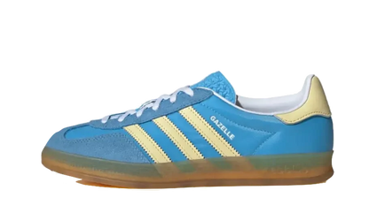 Adidas Gazelle Semi Blue burst
En perfekt sneaker til hverdagen. Skulle du brugen til til inddøres sport erdet den perfekte sneaker ligeså stilet som på gaden