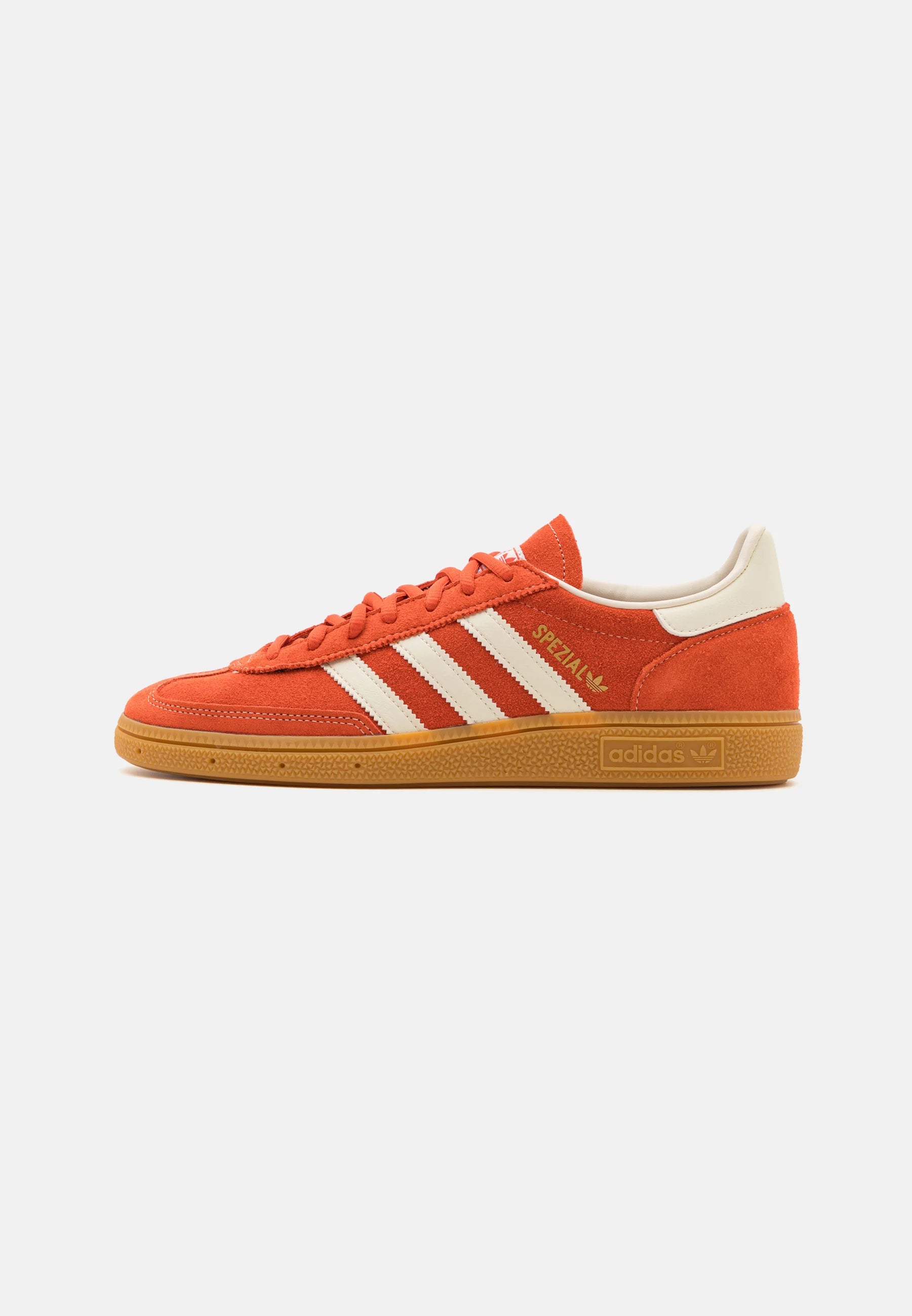 Adidas Handball Spezial Preloved Red
Shop dit næste par Handball Spezial. Disse Handball Spezial, er de perfekte sneaker til enhver lejlighed. Deres elegante design sikre dig en alsidig sneaker. 
