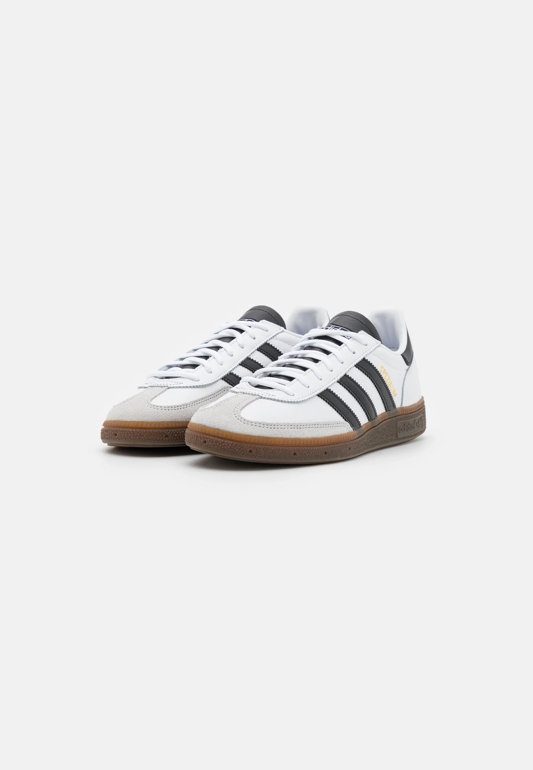 Adidas Handball Spezial White Black Gum
Shop dit næste par Handball Spezial. Disse Handball Spezial, er de perfekte sneaker til enhver lejlighed. Deres elegante design sikre dig en alsidig sneaker. 
set fra siden begge