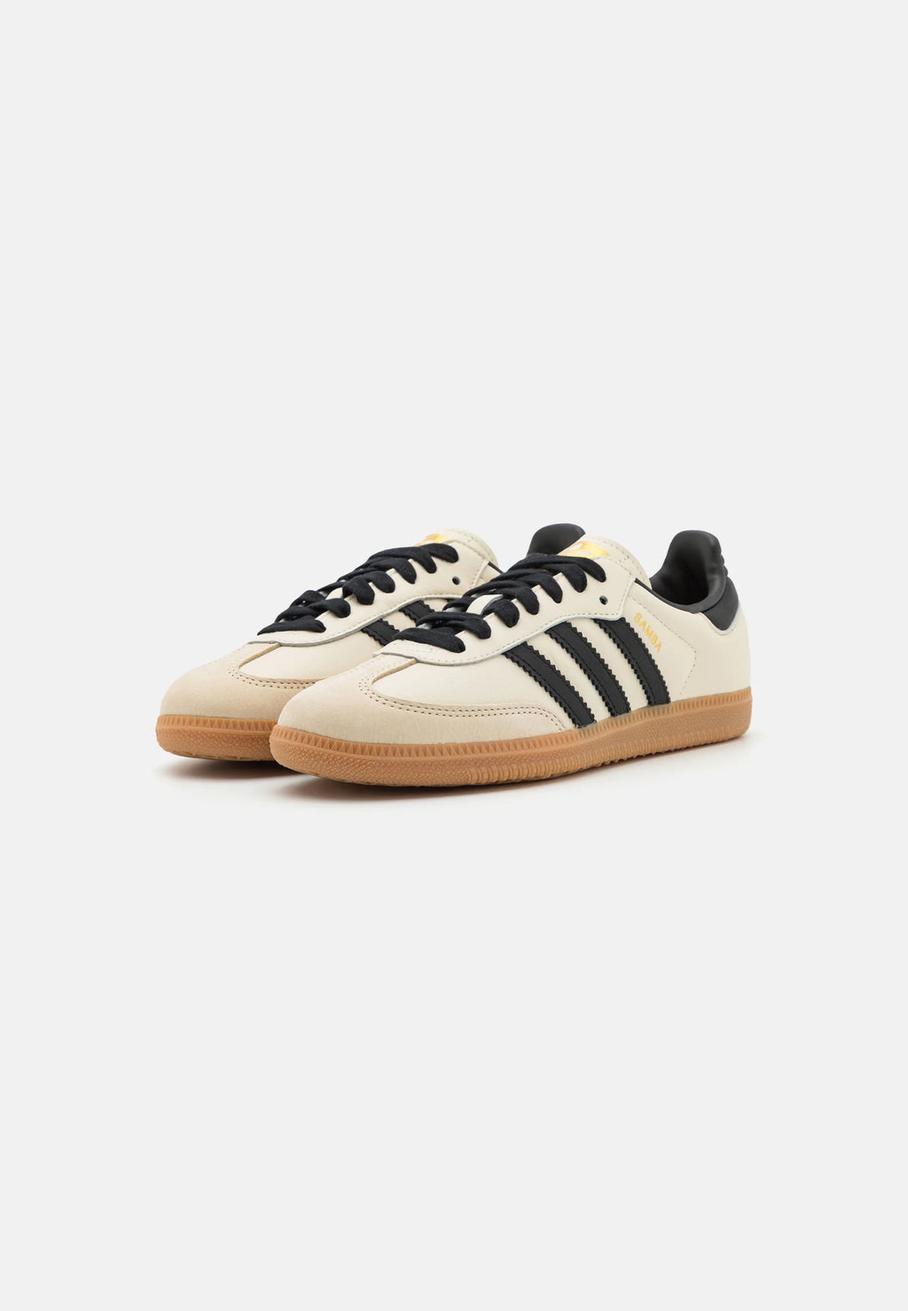 Adidas Samba Og Cream white sand strata 
Gum Shop dit næste par Adidas Samba her hos os. Samba er den perfekte kvalitets sko, med sin yderst gode komfort er det den perfekte sneaker til alle. Køb dem lige her
Begge set fra siden
