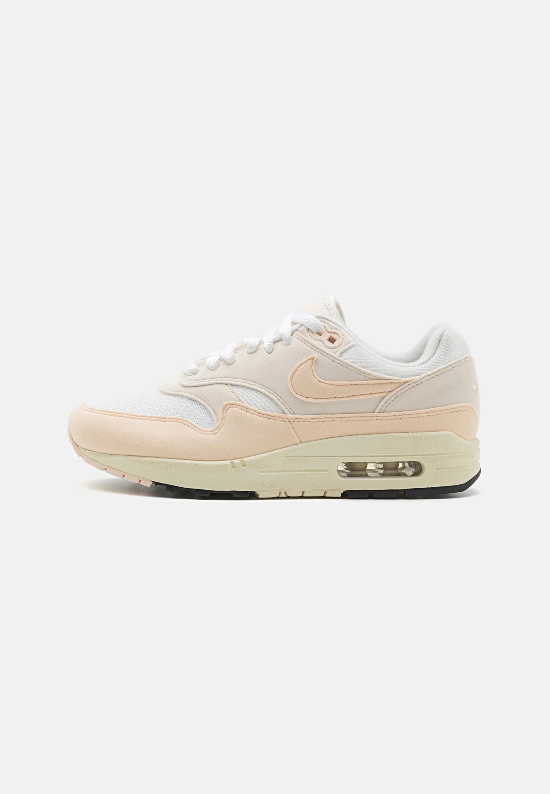 Nike_Air_Max_1_Guava Ice 
De perfekte Air max 1 fra Nike af. Disse sneakers går godt til de fleste outfits. De er sikrede at få dig til at skille dig ud. Perfekte Sneakers til enhver lejlighed