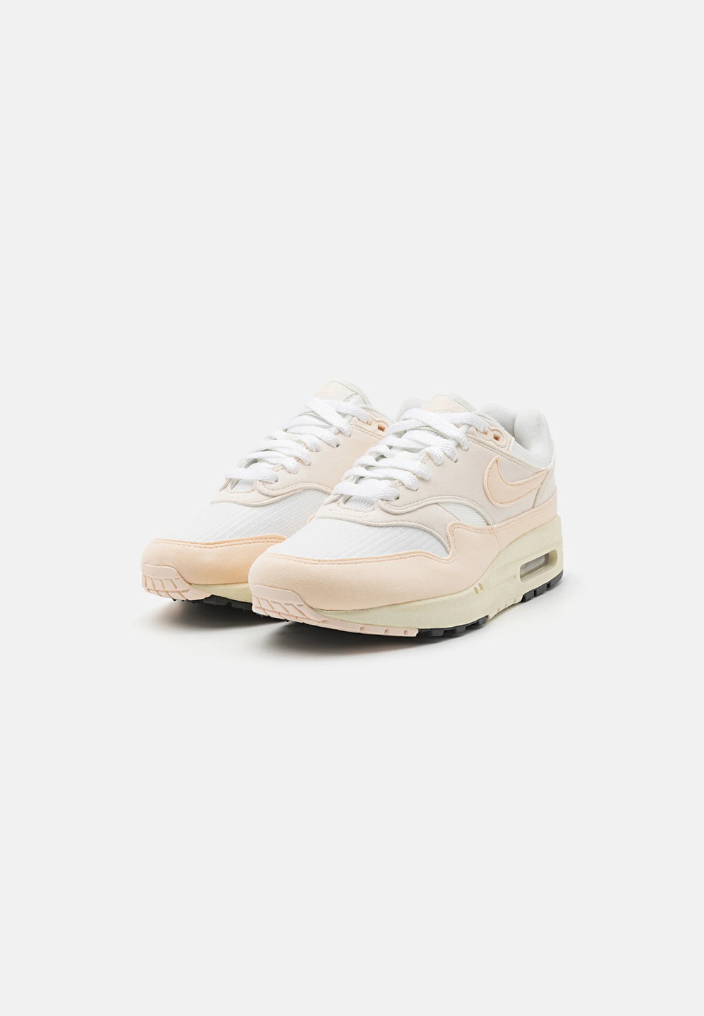 Nike_Air_Max_1_Guava Ice 
De perfekte Air max 1 fra Nike af. Disse sneakers går godt til de fleste outfits. De er sikrede at få dig til at skille dig ud. Perfekte Sneakers til enhver lejlighed