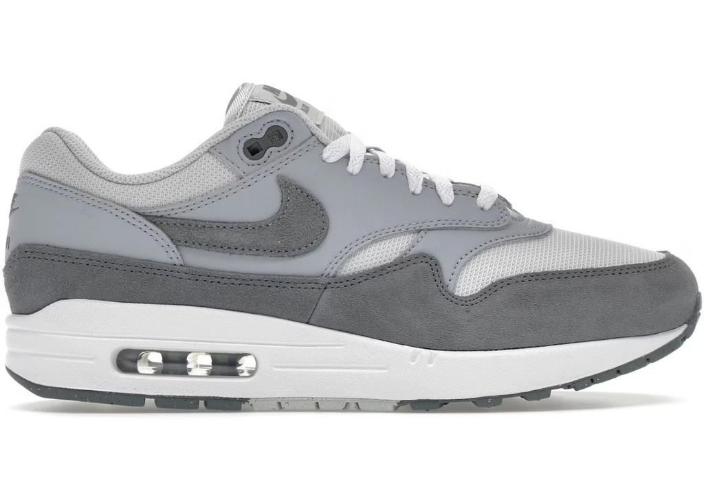 Nike Air Max 1 '87 Photon Dust Wolf Grey
De perfekte Air max 1 fra Nike af. Disse sneakers går godt til de fleste outfits. De er sikrede at få dig til at skille dig ud. Perfekte Sneakers til enhver lejlighed.
