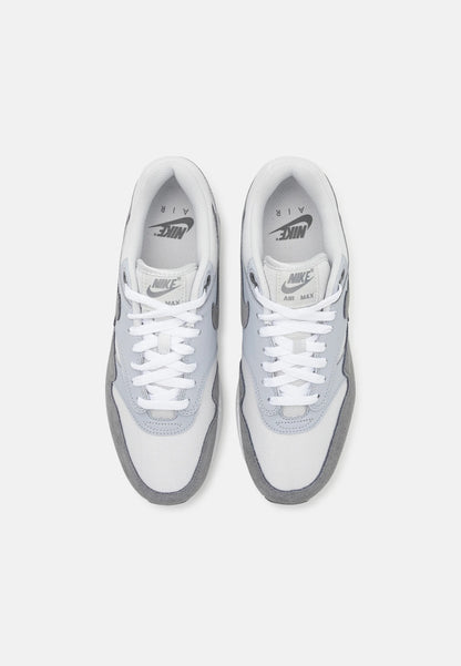 Nike Air Max 1 '87 Photon Dust Wolf Grey
De perfekte Air max 1 fra Nike af. Disse sneakers går godt til de fleste outfits. De er sikrede at få dig til at skille dig ud. Perfekte Sneakers til enhver lejlighed.
set fra siden
set fra fronten
set fra toppen