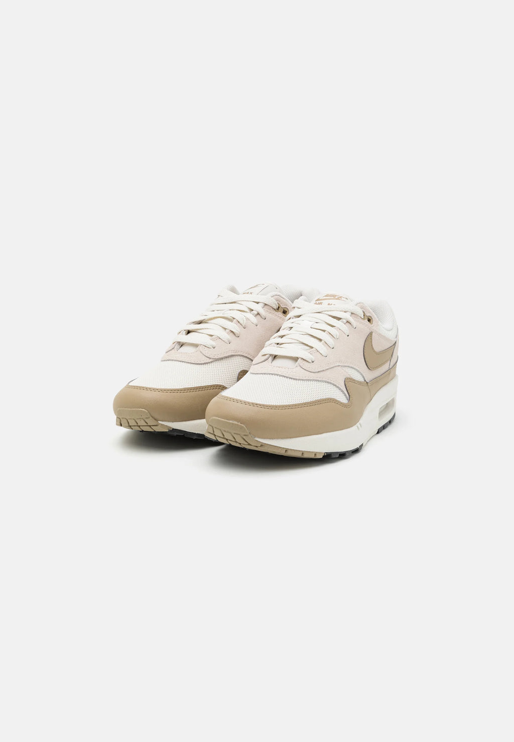 Nike_Air_Max_1_Phanton kaki
De perfekte Air max 1 fra Nike af. Disse sneakers går godt til de fleste outfits. De er sikrede at få dig til at skille dig ud. Perfekte Sneakers til enhver lejlighed
