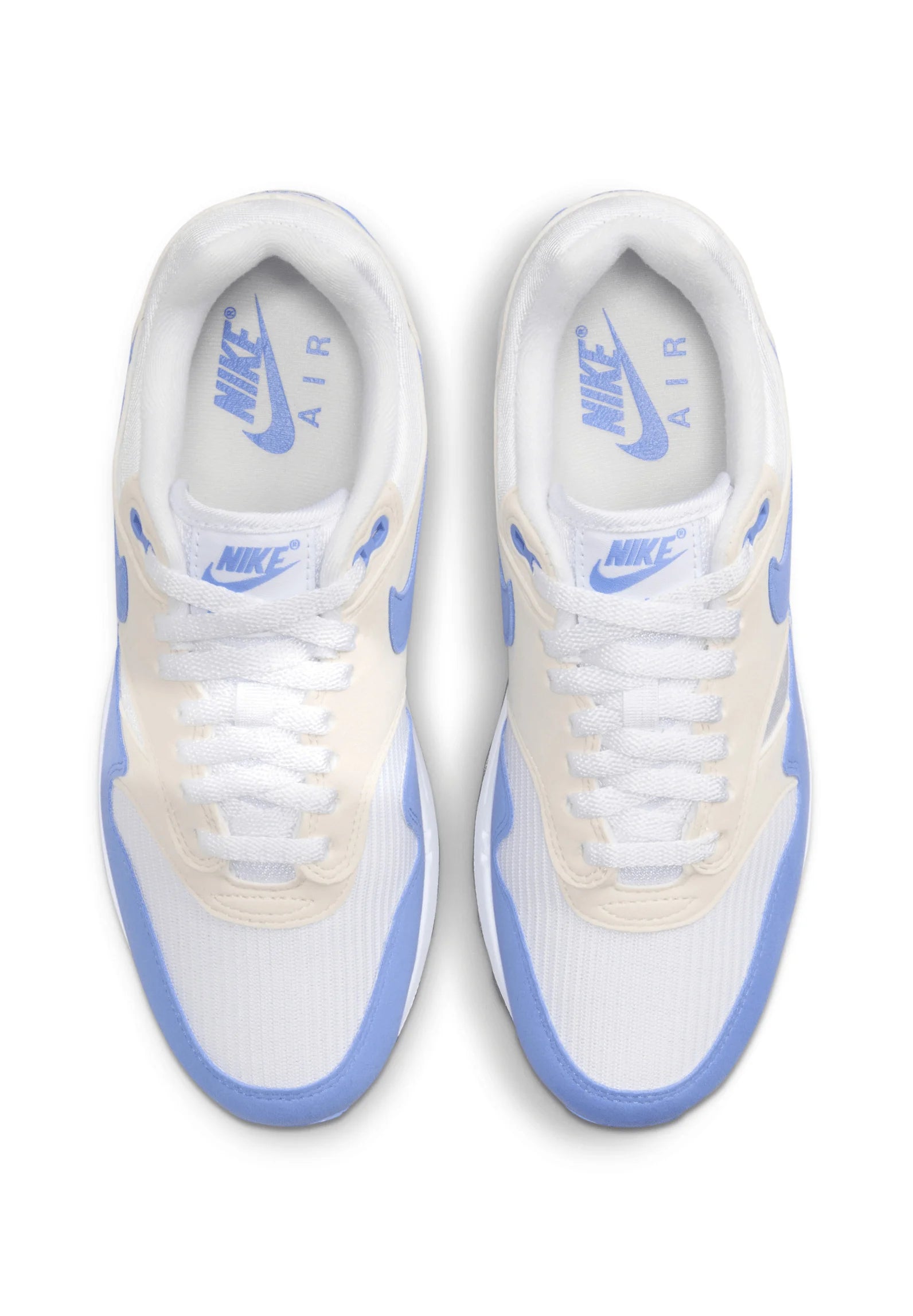Nike Air Max 1 Royal Pulse wmns 
De perfekte Air max 1 fra Nike af. Disse sneakers går godt til de fleste outfits. De er sikrede at få dig til at skille dig ud. Perfekte Sneakers til enhver lejlighed
set fra toppen