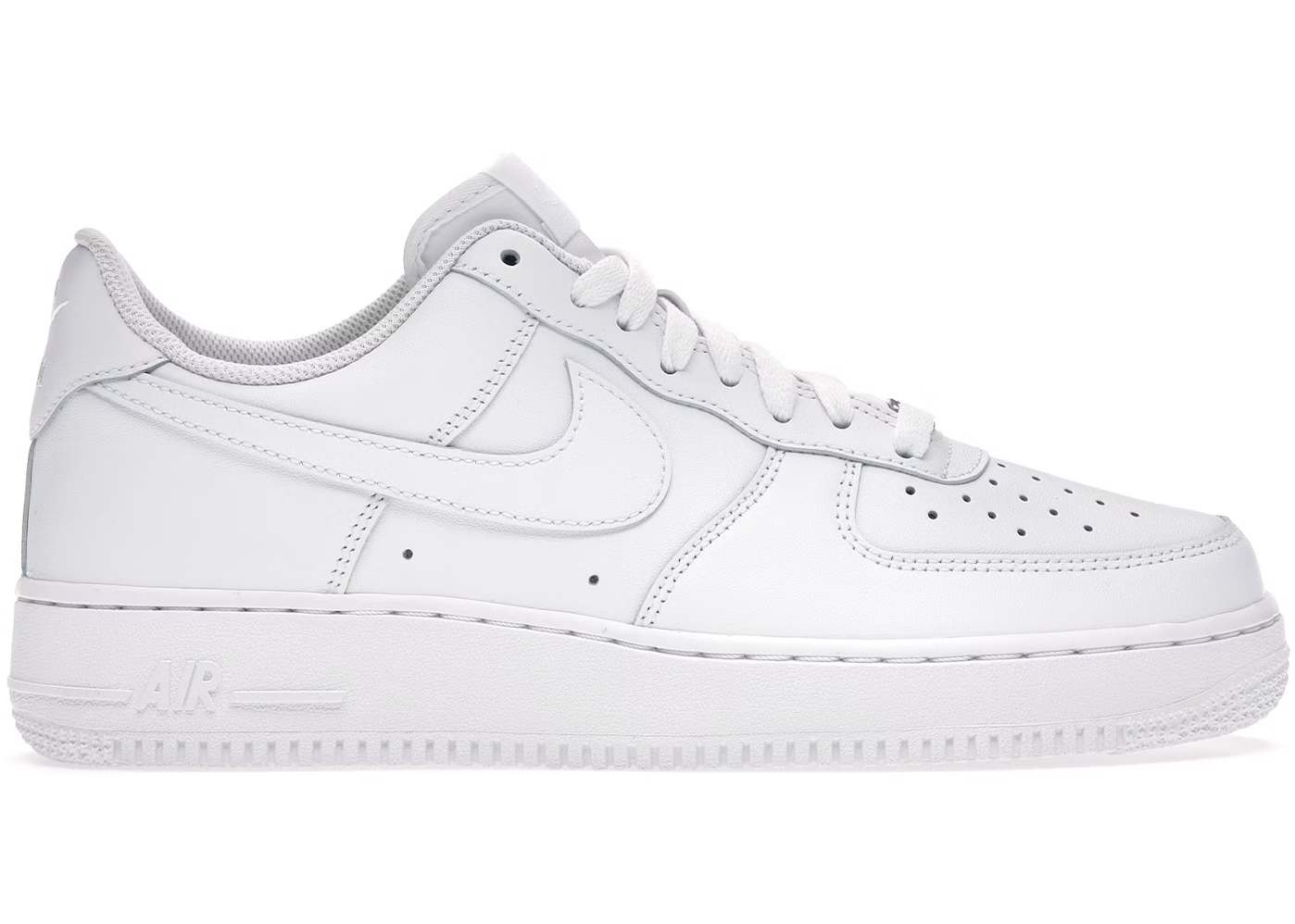 Nike Air force 1 
En tidsløs klassiker. Sneakeren alle kender. Denne sneaker med sin bløde gummi sål er det perfekte valg til en hver Nike elsker. 