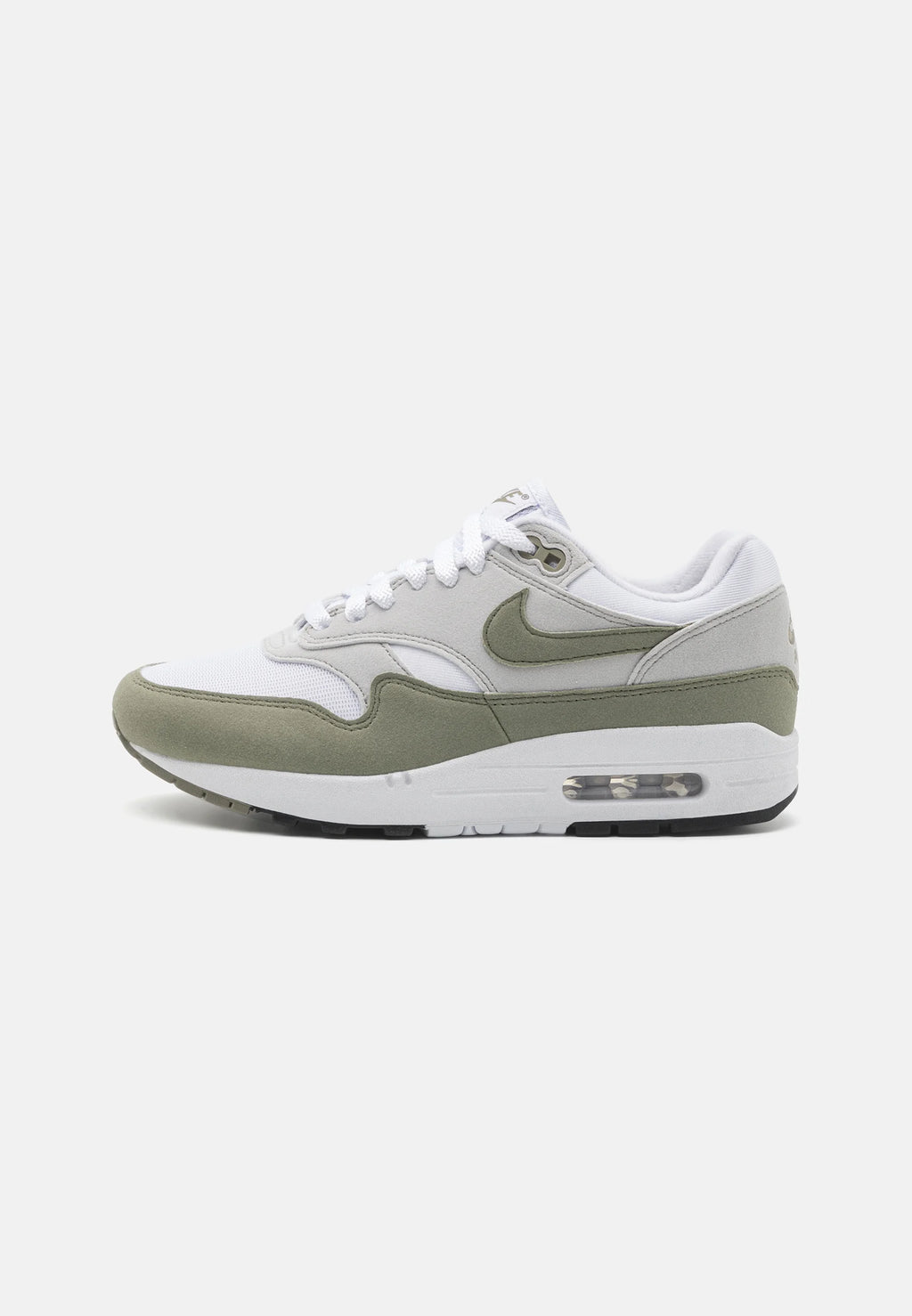 Nike Air max 1 light army green 
De perfekte Air max 1 fra Nike af. Disse sneakers går godt til de fleste outfits. De er sikrede at få dig til at skille dig ud. Perfekte Sneakers til enhver lejlighed
set fra siden