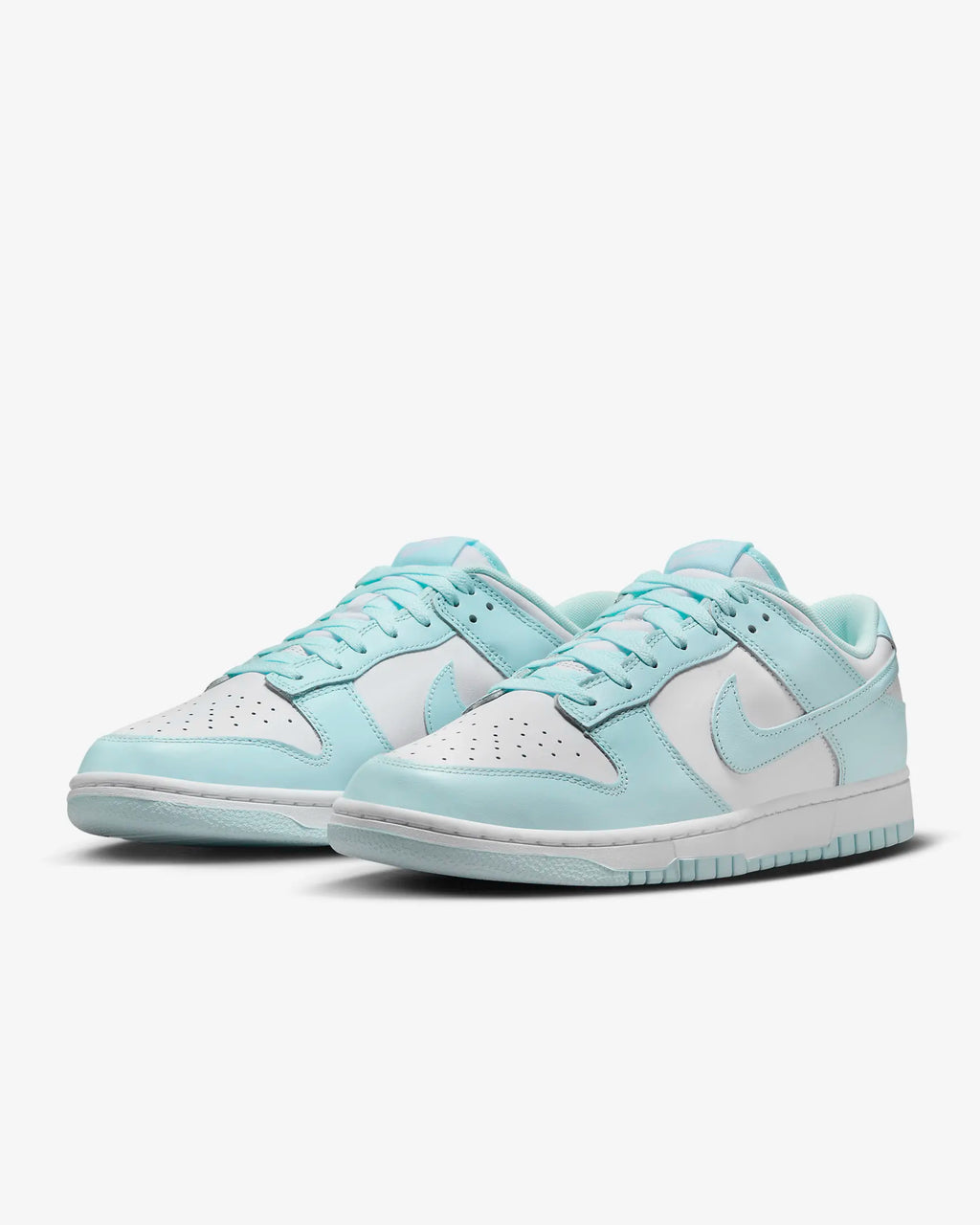 Nike Dunk Low White Glacier Blue
En tidsløs klassiker. Sneakeren alle kender. Denne sneaker med sin bløde gummi sål er det perfekte valg til en hver Nike elsker. 